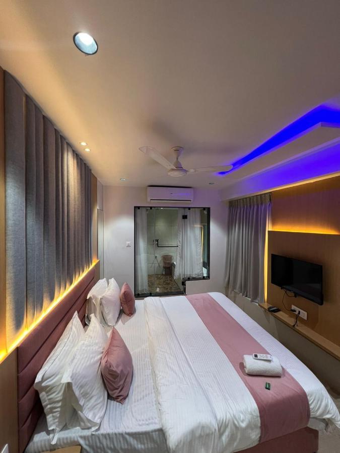 Hotel Cozzy Palace Surat Dış mekan fotoğraf